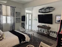 Hidden gem, 4 min drive to Corcega Beach, private house