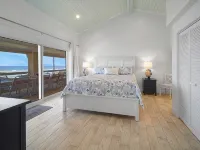 Coral Loft 4BR + 1 BR Oceanfront Villa w/ Private Pool & Beach in Grand Cayman Hotels in Rum Point
