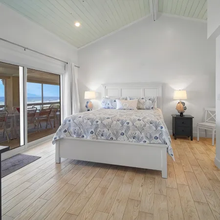 Coral Loft 4BR + 1 BR Oceanfront Villa w/ Private Pool & Beach in Grand Cayman