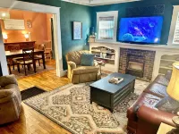 Charming 3-bedroom bungalow in delightful Fort Smith with WiFi, AC - Homestays