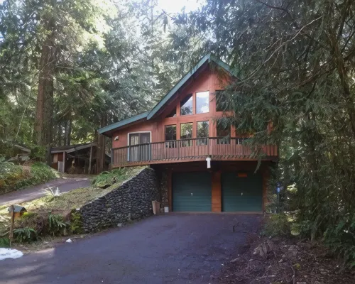 Family Mountain Retreat Hotels in Glacier