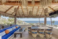 Gorgeous Ocean Views from Every Room! Private en-Suite s. Pool Heated to 85 - Bungalow