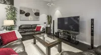 Executive / Family Home | 2 Br • Office • Parking • 10Mins to Toronto or Pearson - 4つ星