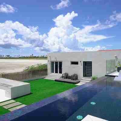 Large, Modern apartment with pool in exclusive Malmok/Arashi area, near beach. Fitness & Recreational Facilities