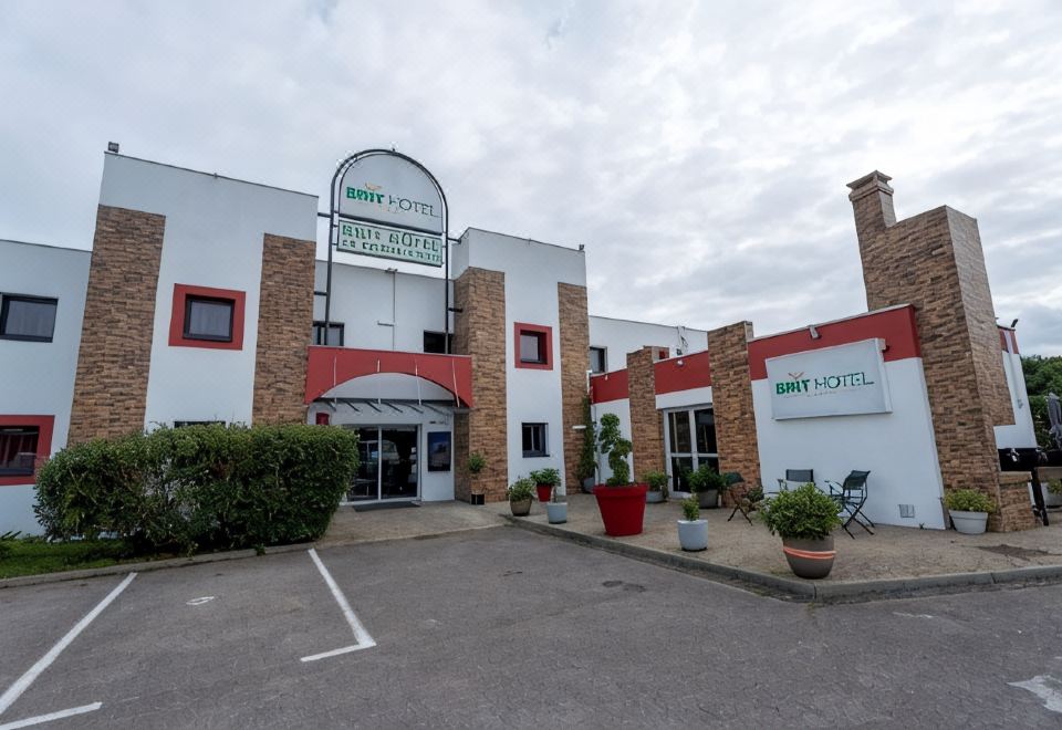 Brit Hotel La Bonne Etape - Housity