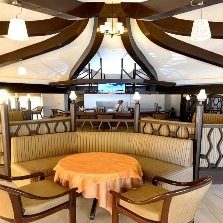 Hotel Raj Hans