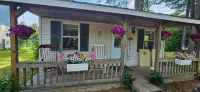 Cozy cottage on Pleasant Pond - 4-Star