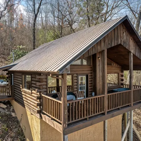 Romantic Couples Getaway-5 Min to the Pkwy-Hot Tub-20 Min to Gsmnp-Pet Friendly!