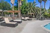 Prodigy Hotel, a Days Inn by Wyndham - Pools