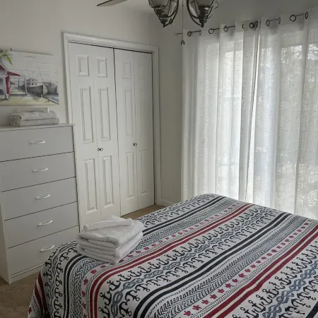 Escape with Your Pet to Sunny Place Cottage!