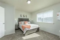 Spacious kitchen suitable for large groups, close to shopping, parks & wineries. - 3つ星