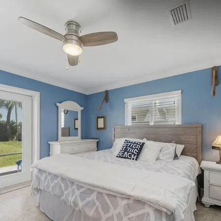 Beautiful, Private Beach House - 1 Block To The Beach (AC) 3 Bedroom - Sleeps 8