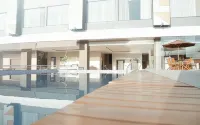 Zenith Premiere Hotel Baubau - Интернет