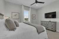 The Retreat:  5-Star Luxury + Steps to Ocean + Heated Pool & Hot Tub + Golf Cart - 4星級