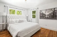 Blackberry: Private Home with Jacuzzi Year-Round - Homestays
