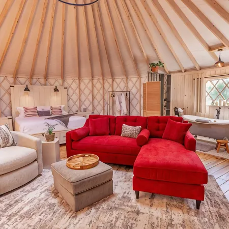 Love Bird Yurt/Cold A/C!! Hot Tub/Medina River/Couples Yurt/Close to Town!