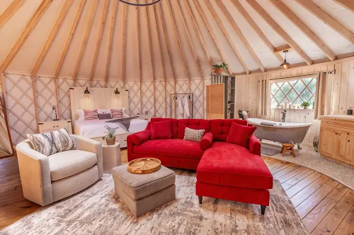 Love Bird Yurt/Cold A/C!! Hot Tub/Medina River/Couples Yurt/Close to Town! - Chalets