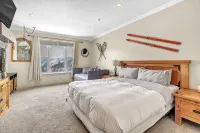 Cozy Private King Suite with Unbeatable Amenities and View in Cedar Breaks Lodge - Pools