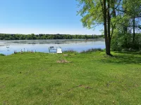 Lake Buffalo home, large lot, pet friendly - Homestays