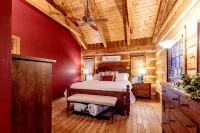 The Log House at Twin Brook - Chalets