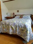 Cape Cod home in great location! Walk to downtown - Wi-Fi