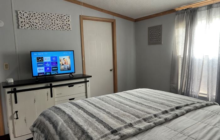 Cozy Mobile Home In Just the Right Place.