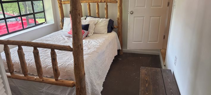 Cozy cabin, easy lake access, Ridge Route, Lake Tenkiller-close to Fin & Feather Hotels in Sequoyah County