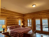 Relaxing log home on a private mountainside in Rappahannock County, Virginia - 4-Star