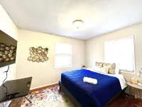 Adorable Comfy 4Bd3Ba Cottage Walk to Purdue with Game Arcade + Ping Pong Table! - Wifi