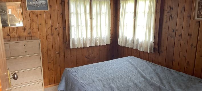 Beautiful Hubbard Lake, Lakefront Cottage Hotels in Alcona County