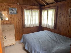 Beautiful Hubbard Lake, Lakefront Cottage