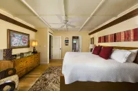 Oceanfront #5 at Hana Kai Maui - 2 BR/2 BA Upper Floor Corner 100ʻ from Water! - Wifi