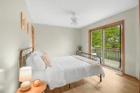 NEW Spacious Lakehouse Retreat +private pier - 4-Sterne