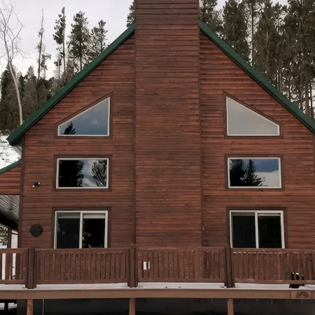 Red Feather Woodland Retreat, Family and Pet Friendly, 4 Beds