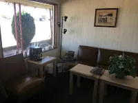 66 Motel - parking