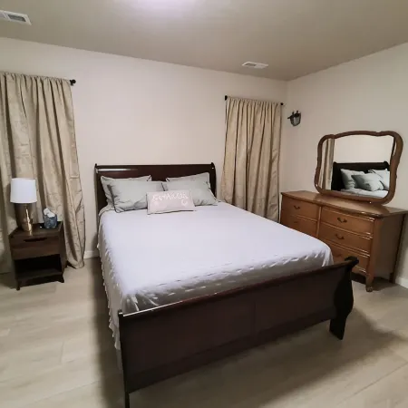 Clean Cozy Family Home near Whitworth University, park,shopping and Mt Spokane