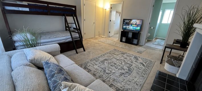 Cozy 4B House with Pool Table, Near Nike/Intel, 10miles to downtown Portland Hotels in Beaverton