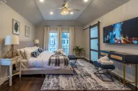 Luxury Beachside Vacation Getaway-OceanView, King beds, Steps to beach, Casino - balcony