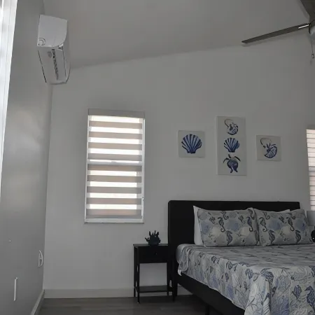 Cozy Private Stay. Near Ami Beaches & Img Academy. Boats and Jetskies Driveway.