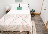 Cozy 1 BD rental home in Historic Tree Streets - 3-Star