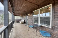 Modern Mountain Cabin Hot Tub & Fireplace - 4-Star