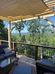 Great Location, Beautiful Mountain and Sunset Views, Hot Tub and Shuffleboard. - Wifi
