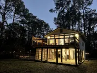 Cozy coastal oasis w/ wooded views and wrap around deck. Close to Dauphin Island - balcone