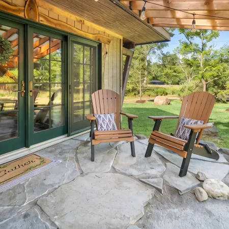 Cabin In the Finger Lakes near the Seneca Lake Wine Trail and Watkins Glen
