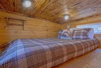 Moonshine Cabin Tucked Away on the Mountain,Great Location with Wellness Area! - balcony