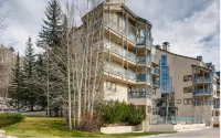 Spacious 2BD + Den, Ski In OutIn the Heart of Beaver Creek VillagePool jacuzzi - WiFi