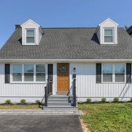 4Bd/2ba home Sleeps 8 *Newly Renovated* 2 minutes to all Hershey attractions!