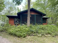 Cozy Cottage Escape on 123 acres - 4-Star
