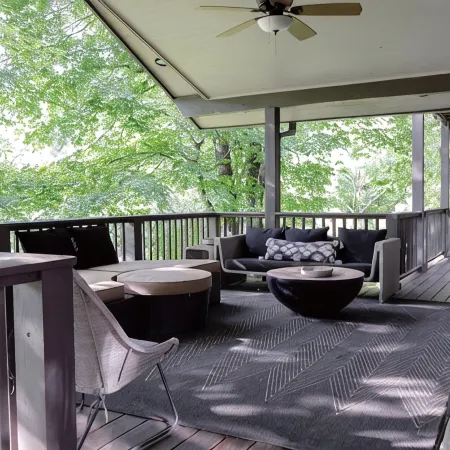 Lakefront Retreat in Quite Cove on Luxurious Lake Toxaway
