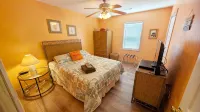 West Side Near Avalon Pier ⛱ Hot Tub🐕 Dog Friendly🐕‍🦺 Firepit, Fenced in Yard - Homestays
